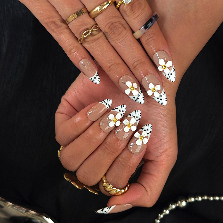 Zebra Daisy Elegance