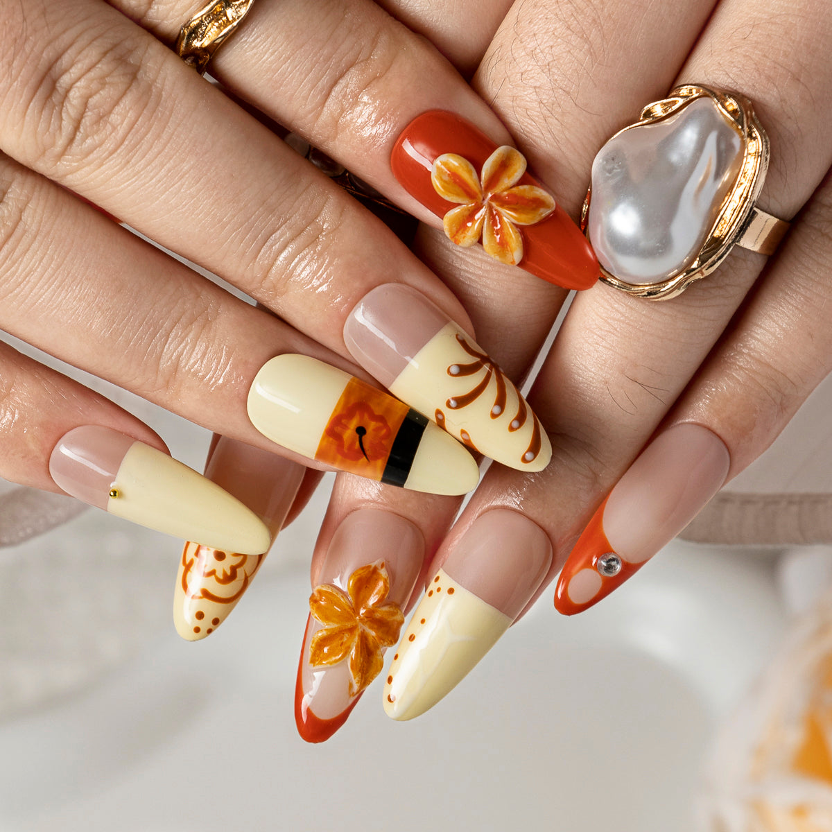Citrus Tiger Bloom ALLO0009 press-on nails hand model scene view 2