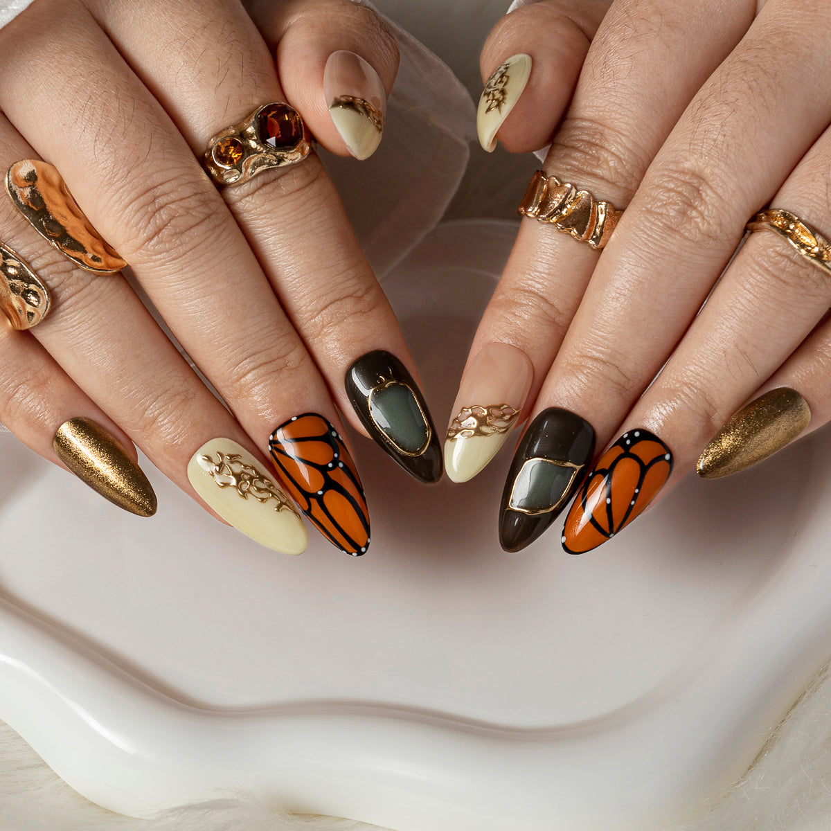 Monarch Gilded Veil ALME0022 press-on nails hand model scene view 1