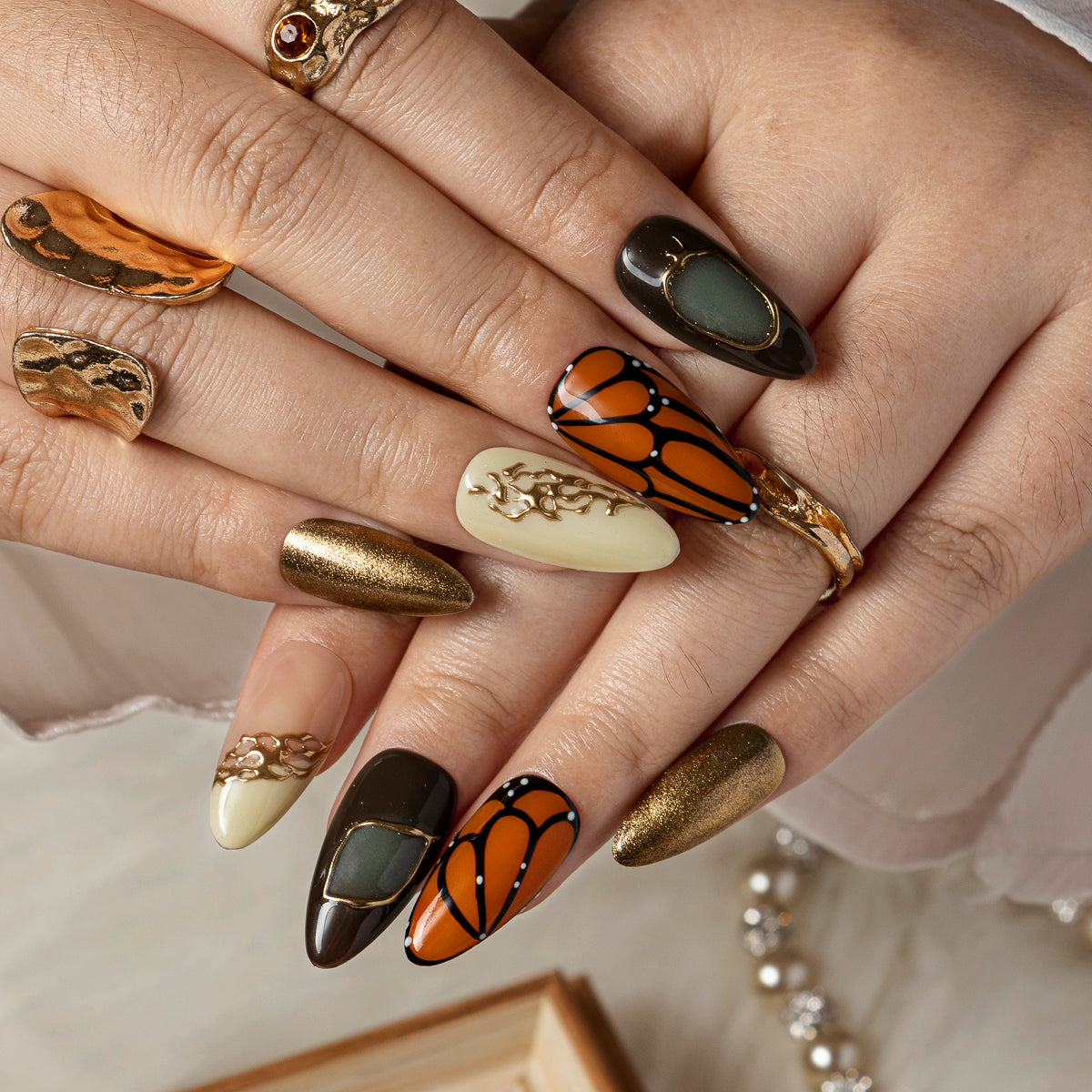 Monarch Gilded Veil ALME0022 press-on nails hand model scene view 2