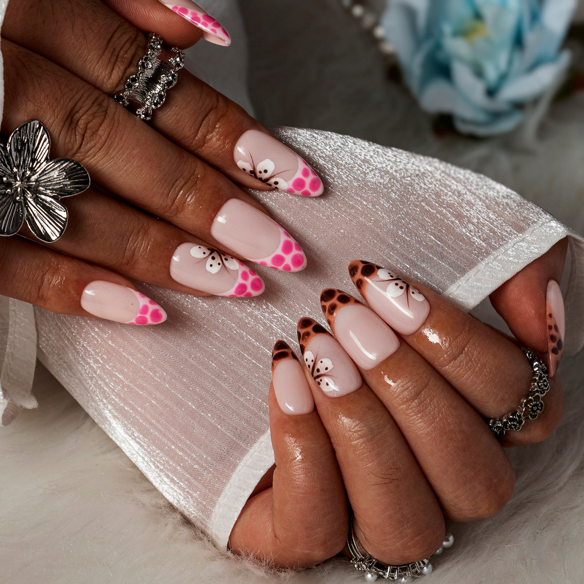 Rose Tortoise French ALME0028 press-on nails hand model scene view 3