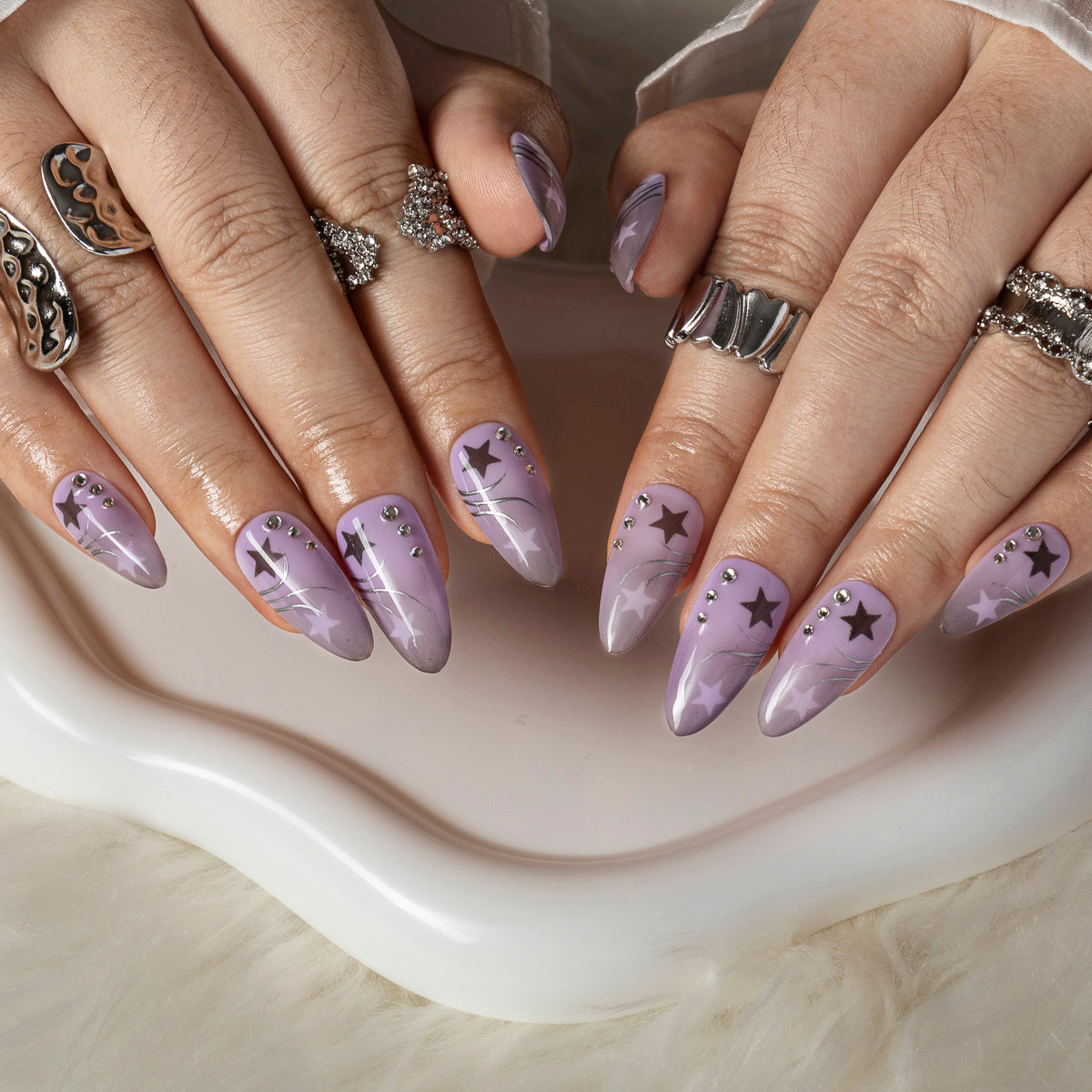 Lavender Star Mist ALME0043 press-on nails hand model scene view 1