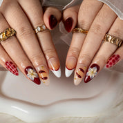Merlot Daisy Plaid ALME0055 press-on nails hand model scene view 2