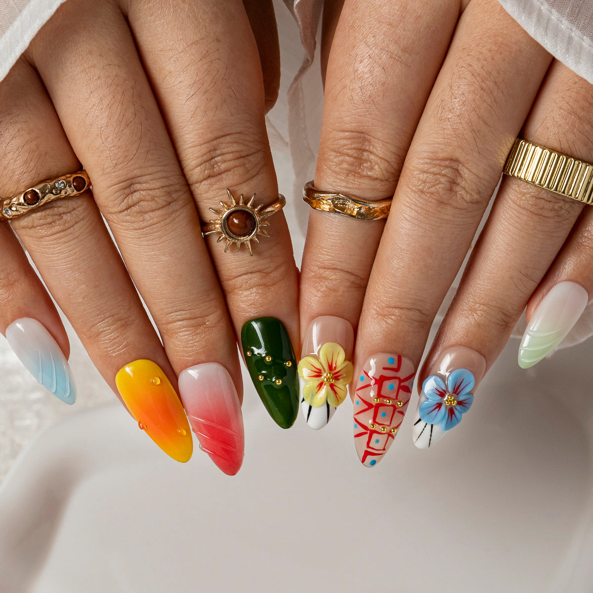 Citrus Picnic Garden ALME0074 press-on nails hand model scene view 1