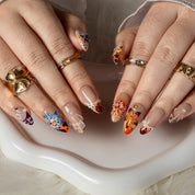 Papaya Garden Flutter ALME0102 press-on nails hand model scene view 1