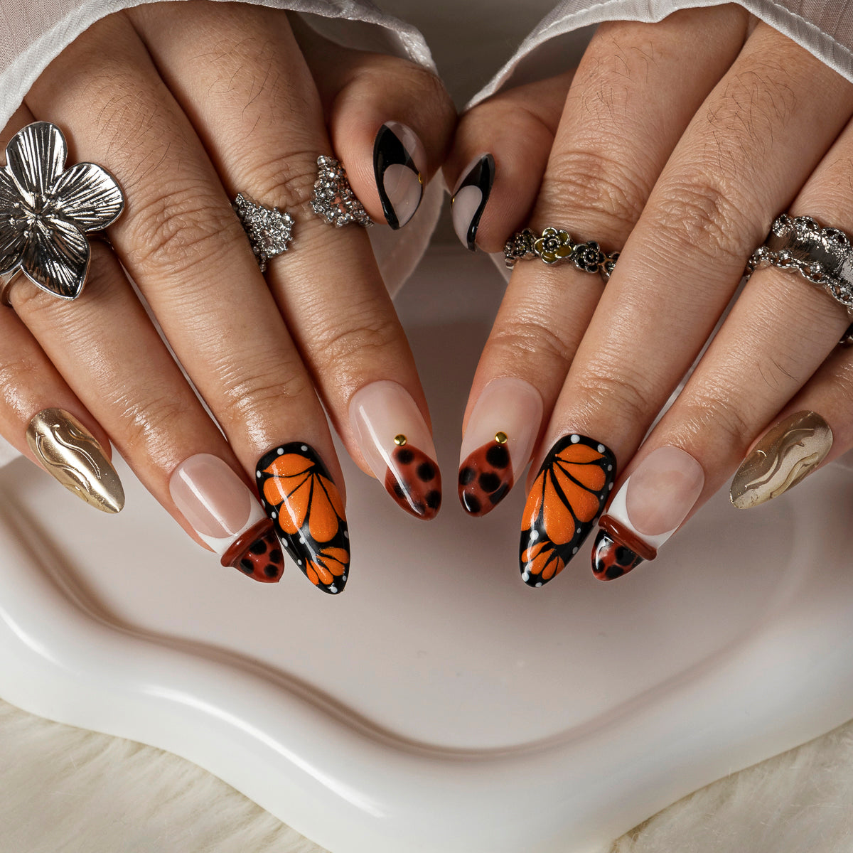 Monarch Pearl Noir ALME0110 press-on nails hand model scene view 1