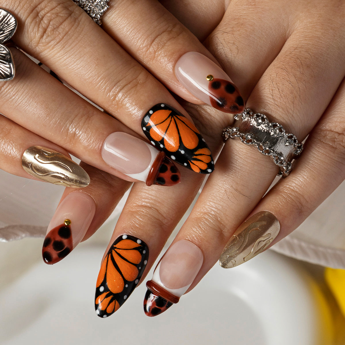 Monarch Pearl Noir ALME0110 press-on nails hand model scene view 2