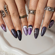 Lavender Noir Web ALME0116 press-on nails hand model scene view 2
