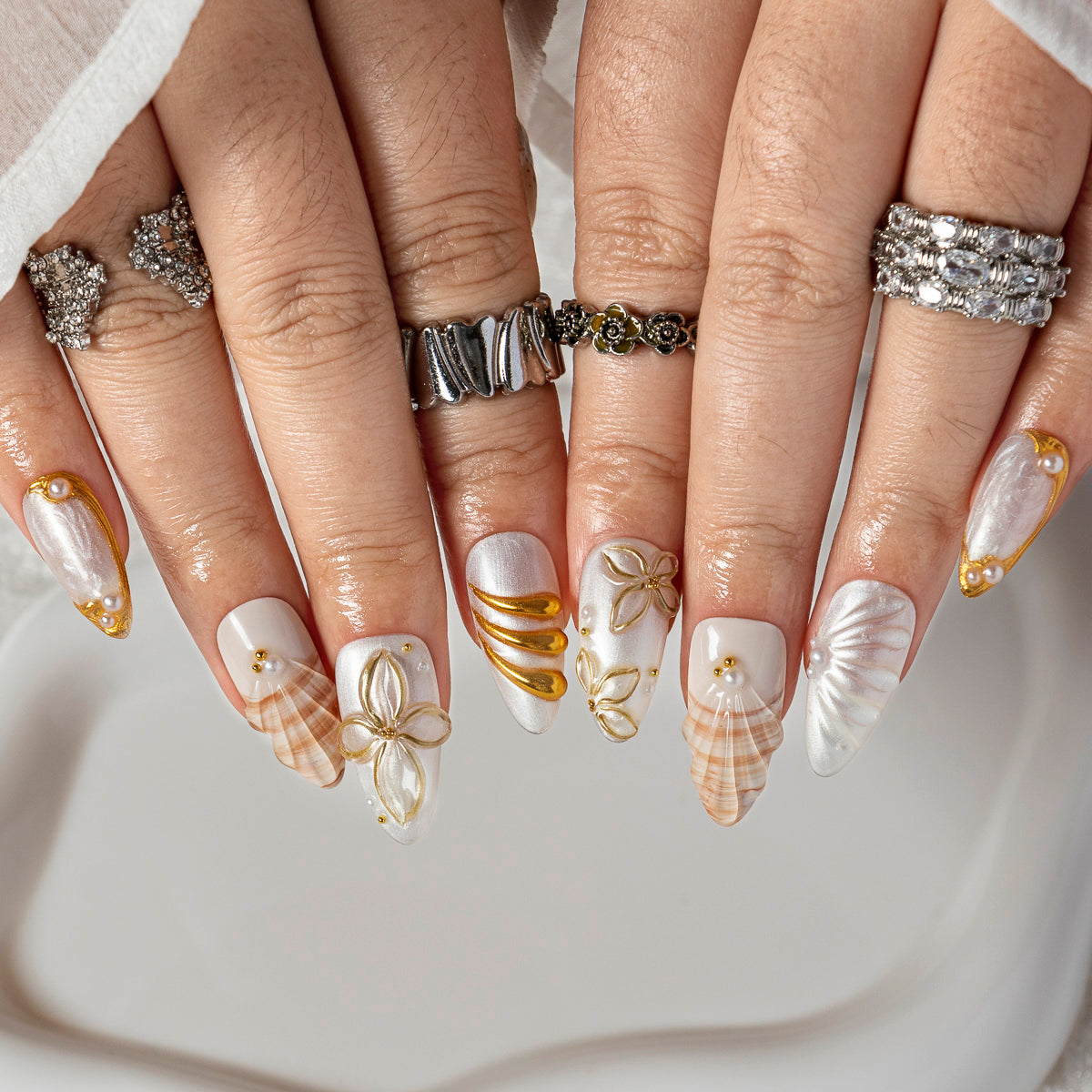 Ivory Starfish Plaid ALME0136 press-on nails hand model scene view 1