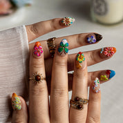 Garden Picnic ALSH0003 press-on nails hand model scene view 1