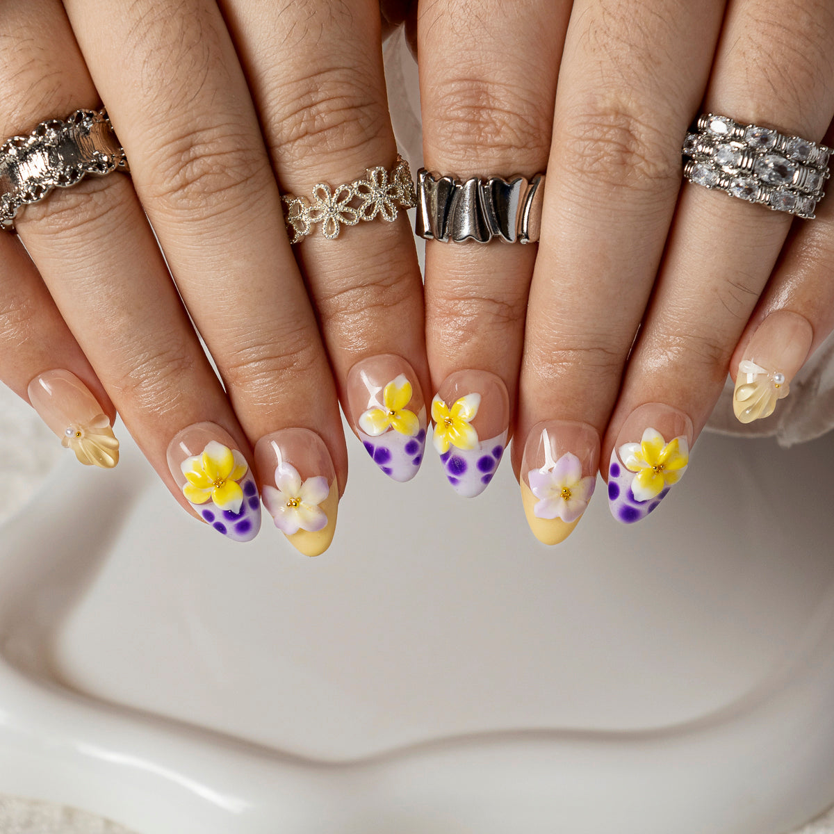 Lavender Plumeria ALSH0006 press-on nails hand model scene view 2