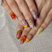 Sunset Tide ALSH0008 press-on nails hand model scene view 2