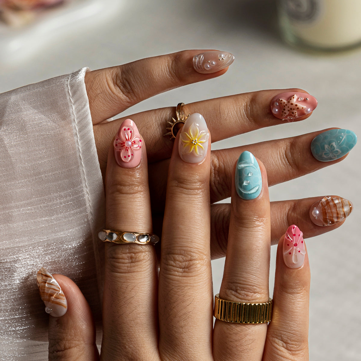 Candy Cloud Picnic ALSH0023 press-on nails hand model scene view 1