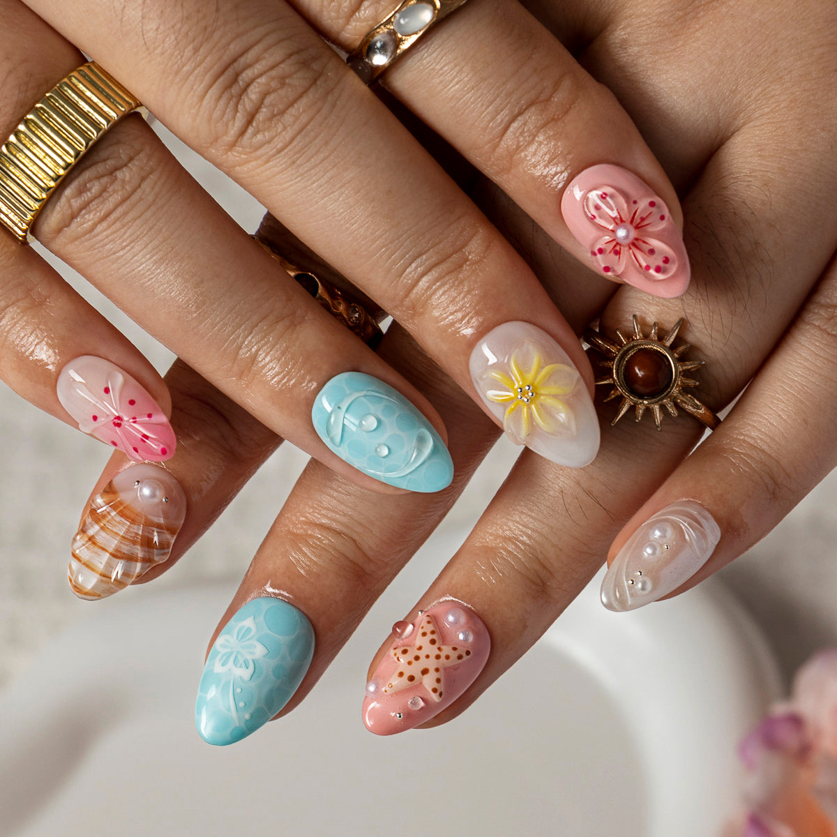 Candy Cloud Picnic ALSH0023 press-on nails hand model scene view 3