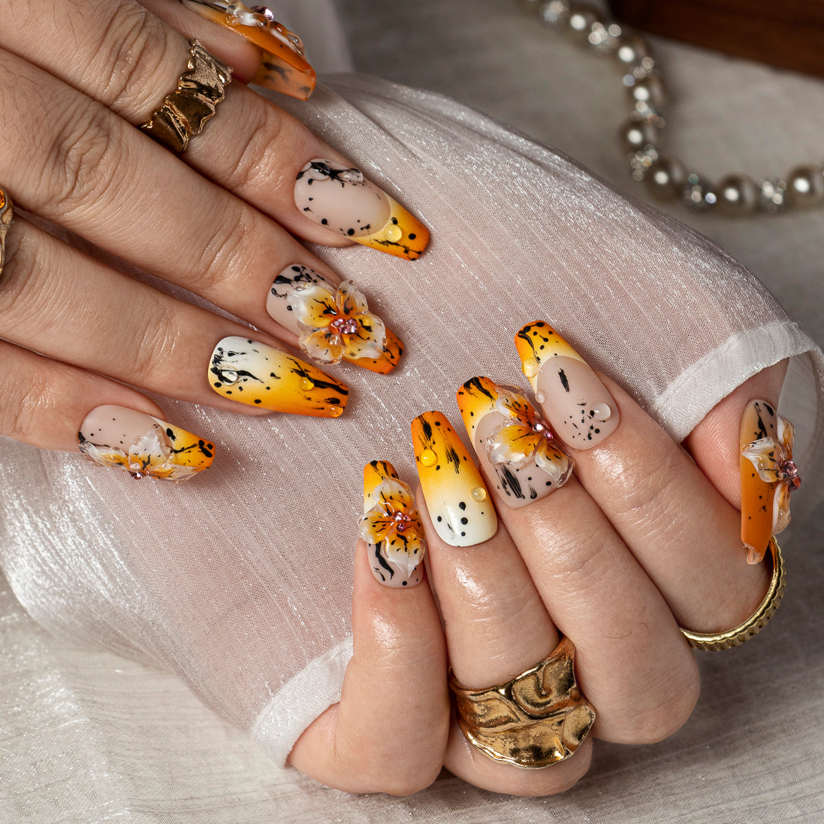 Marigold Ink COME0003 press-on nails hand model scene view 3