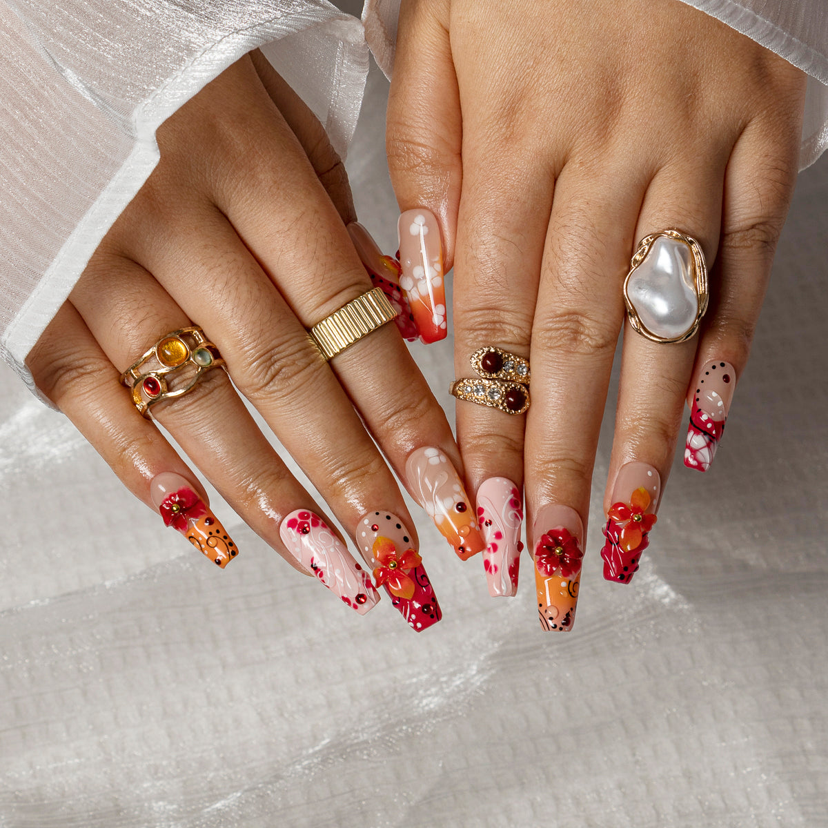 Tangerine Bloom Pop COME0008 press-on nails hand model scene view 1