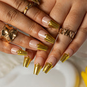 Olive Chrome Minimal COME0021 press-on nails hand model scene view 2