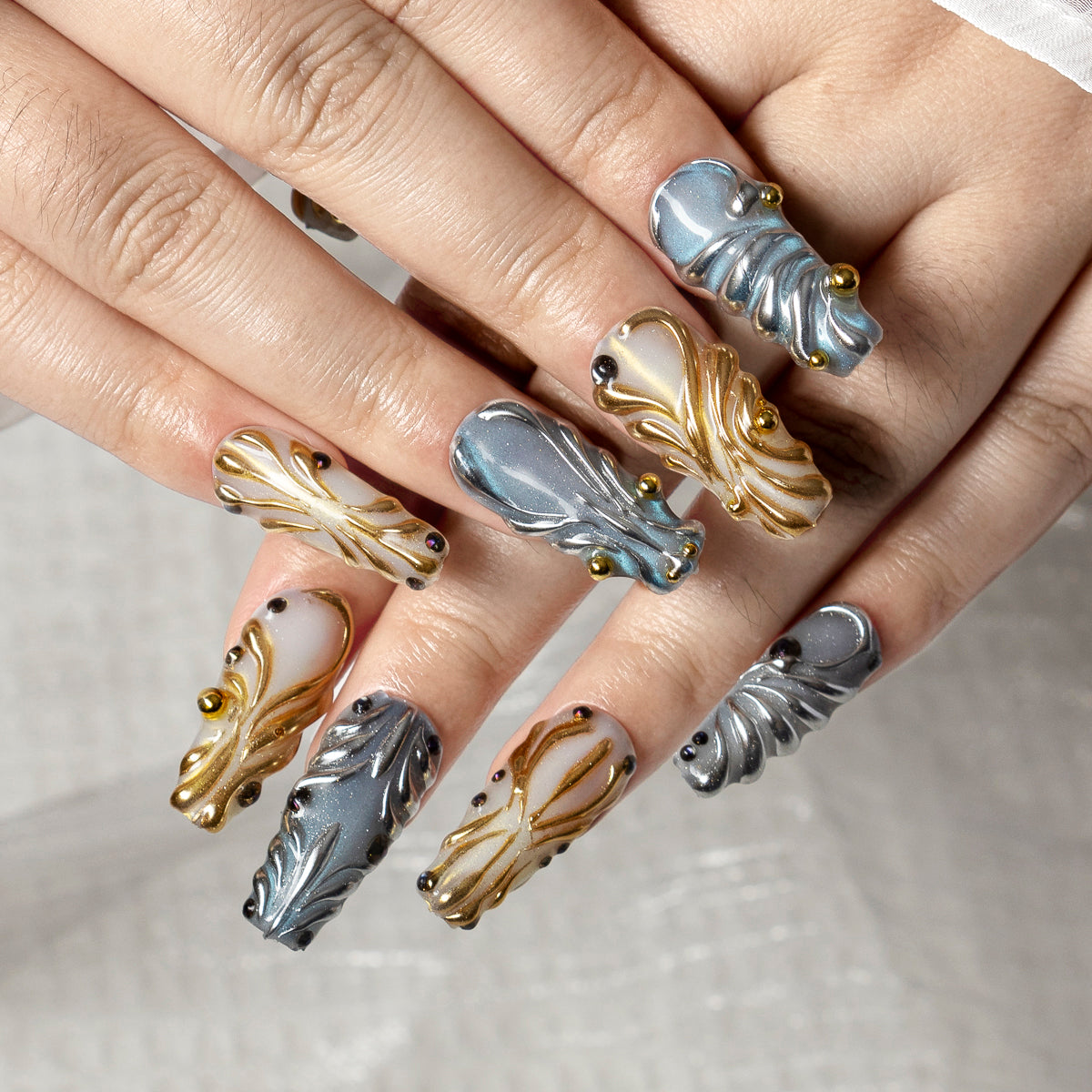 Blue Gilded Tide COME0027 press-on nails hand model scene view 3