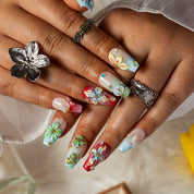 Mint Blossom COME0042 press-on nails hand model scene view 3