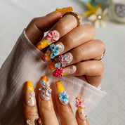 Sorbet Blossom COME0045 press-on nails hand model scene view 1