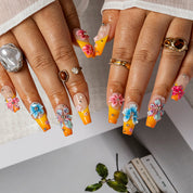 Sorbet Blossom COME0045 press-on nails hand model scene view 2