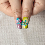 Lime Starflower Pop COME0047 press-on nails hand model scene view 3