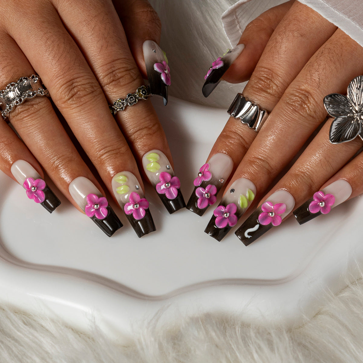 Violet Orchid Noir COME0049 press-on nails hand model scene view 2