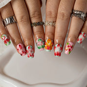 Petal Mosaic COSH0005 press-on nails hand model scene view 1