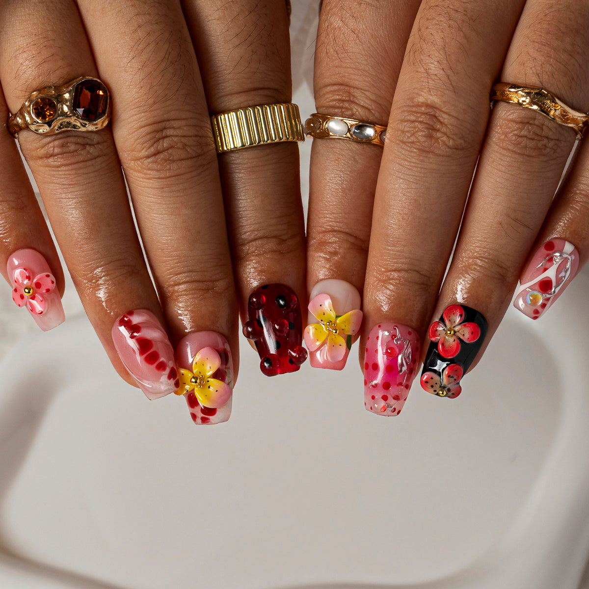 Cherry Foil COSH0015 press-on nails hand model scene view 1