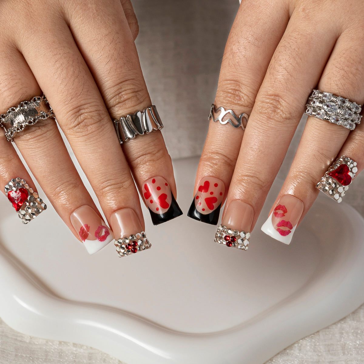 Scarlet Dot Ribbon DUSH0003 press-on nails hand model scene view 2