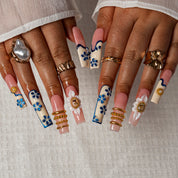 Azure Pearl Garden SQLO0008 press-on nails hand model scene view 2