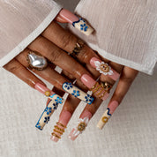 Azure Pearl Garden SQLO0008 press-on nails hand model scene view 3