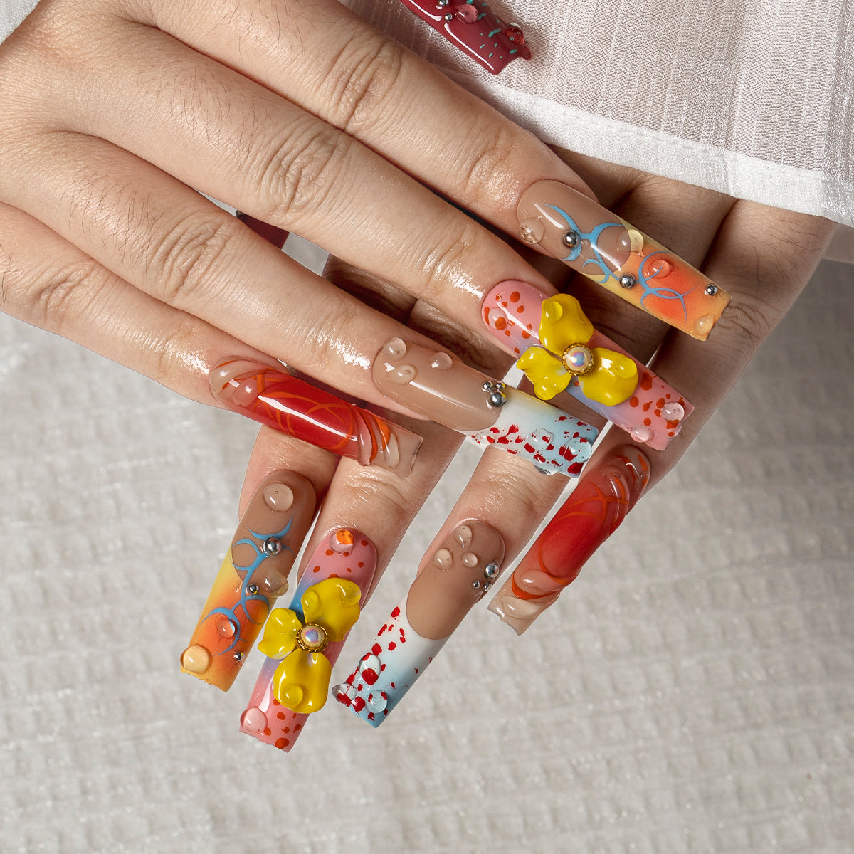 Crimson Citrus Cross SQLO0009 press-on nails hand model scene view 3