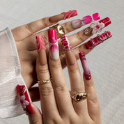 Fuchsia Garden SQLO0010 press-on nails hand model view 2