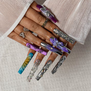 Chrome Orchid SQLO0012 press-on nails hand model scene view 3