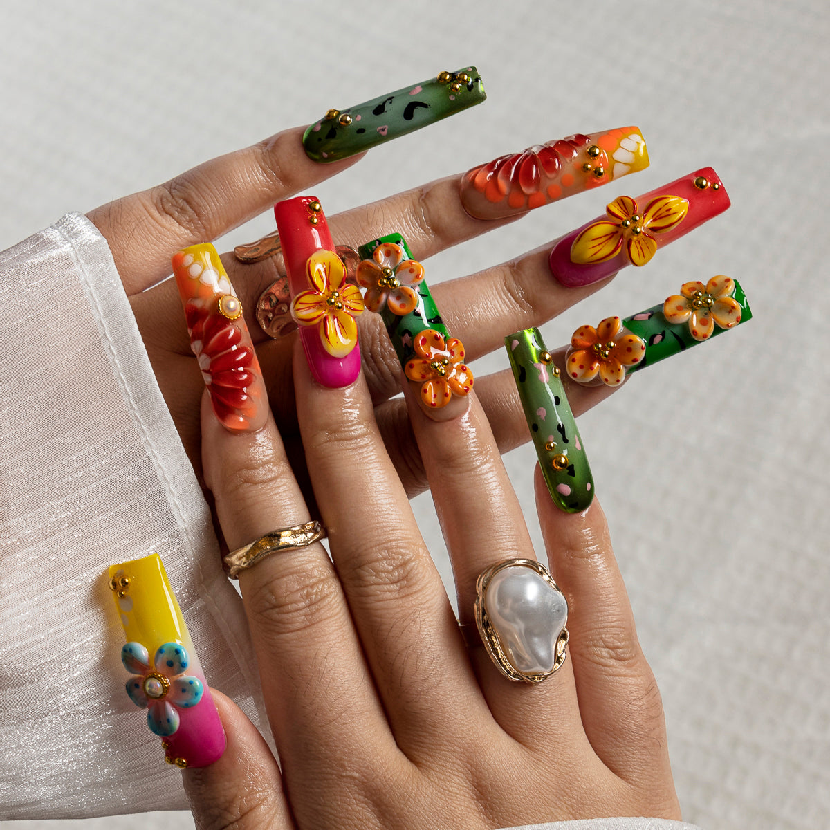 Neon Tropic Bloom SQLO0013 press-on nails hand model scene view 2