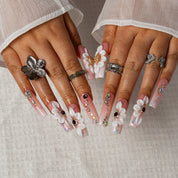 Ivory Bouquet SQLO0016 press-on nails hand model scene view 2