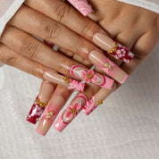 Rose Gilded Blossom SQLO0021 press-on nails hand model scene view 2