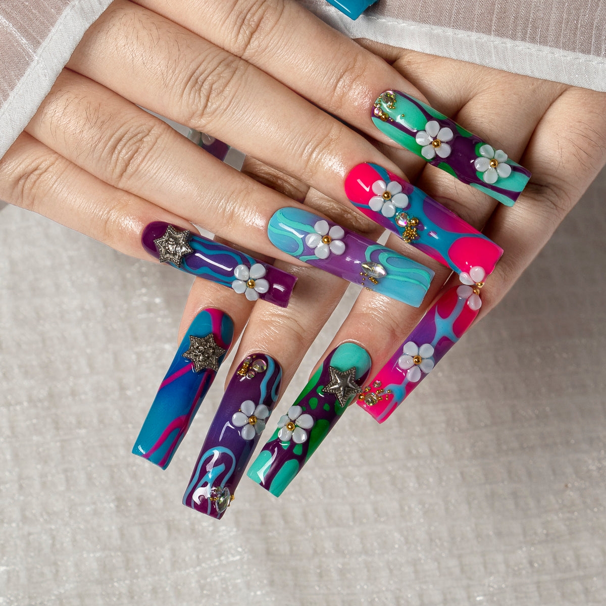Neon Lagoon SQLO0025 press-on nails hand model view 2
