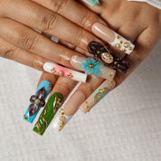 Aqua Heirloom SQLO0027 press-on nails hand model scene view 2