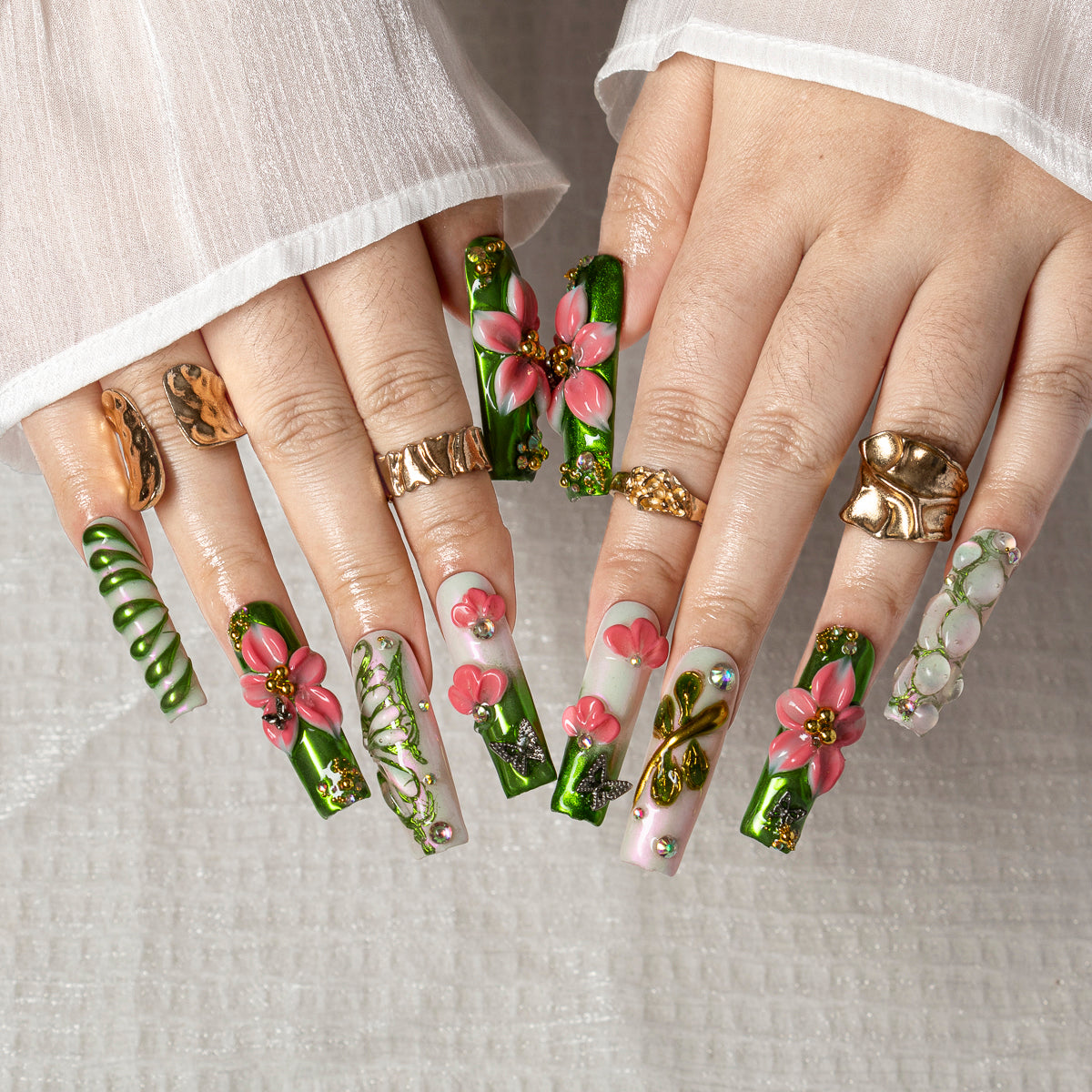 Emerald Flora SQLO0030 press-on nails hand model view 2