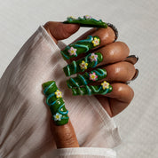 Emerald Vine SQLO0037 press-on nails hand model view 1