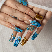Azure Gild SQLO0039 press-on nails hand model view 2