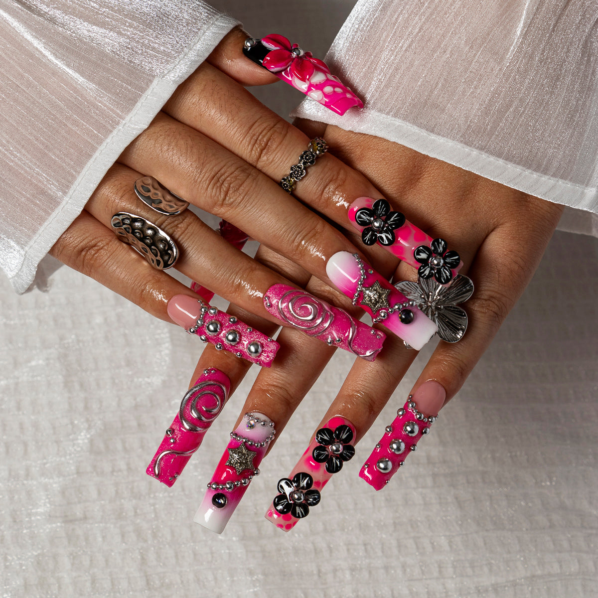 Raspberry Noir Bloom SQLO0043 press-on nails hand model scene view 2