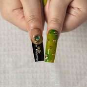 Olive Cameo SQLO0046 press-on nails hand model scene view 3