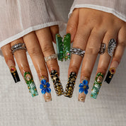 Emerald Sapphire Relic SQLO0047 press-on nails hand model scene view 2