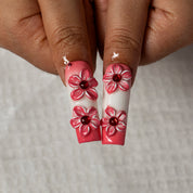 Rose Amulet SQLO0052 press-on nails hand model scene view 3