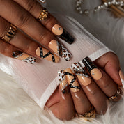 Wild Noir Mix SQME0004 press-on nails hand model scene view 3