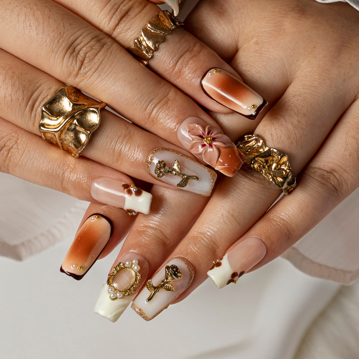 Amber Floral Frame SQME0034 press-on nails hand model scene view 2