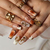 Amber Floral Frame SQME0034 press-on nails hand model scene view 2